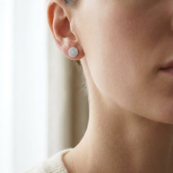 ต่างหูเพชร ทรงกลม ตัวเรือนทองคำขาว 14K จาก RockHer