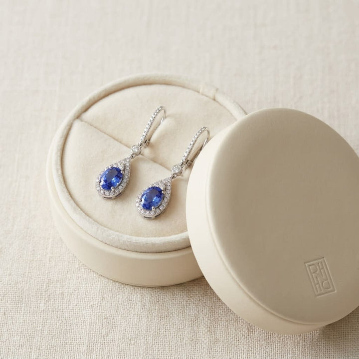 ต่างหูเพชร ฝังปาเว่ ตัวเรือนทองคำขาว 14K จาก RockHer