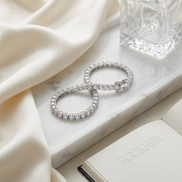 สร้อยข้อมือเพชร ตัวเรือนทองคำขาว 14K จาก RockHer