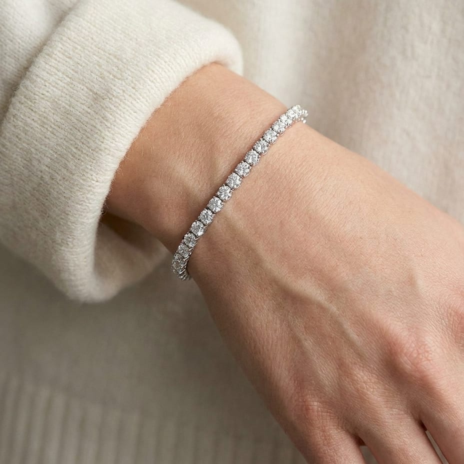 14K White Gold Natural Diamond Tennis Bracelet 7 Inch, 3.00ctw H/VS Ideal Cut Full-Cut Rounds, worn close-up portrait