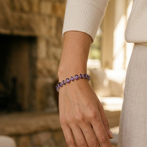 สร้อยข้อมืออเมทิสต์ ทรงรี ตัวเรือนทองคำขาว 14K จาก RockHer
