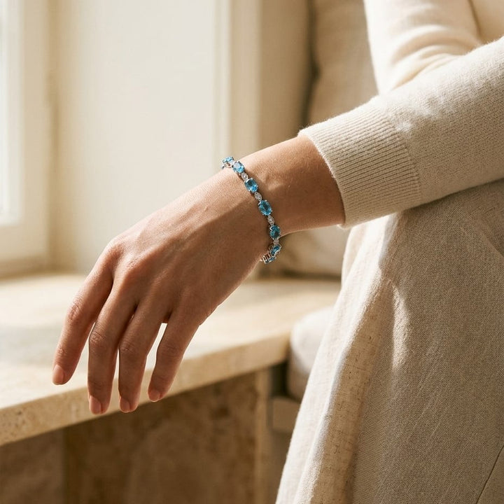 สร้อยข้อมือเพชร ทรงรี ฝังปาเว่ ตัวเรือนทองคำขาว 14K จาก RockHer