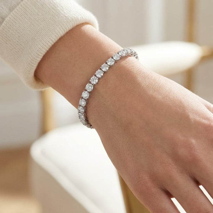 สร้อยข้อมือเพชร ทรงกลม ฝังหนาม ตัวเรือนทองคำขาว 14K จาก RockHer