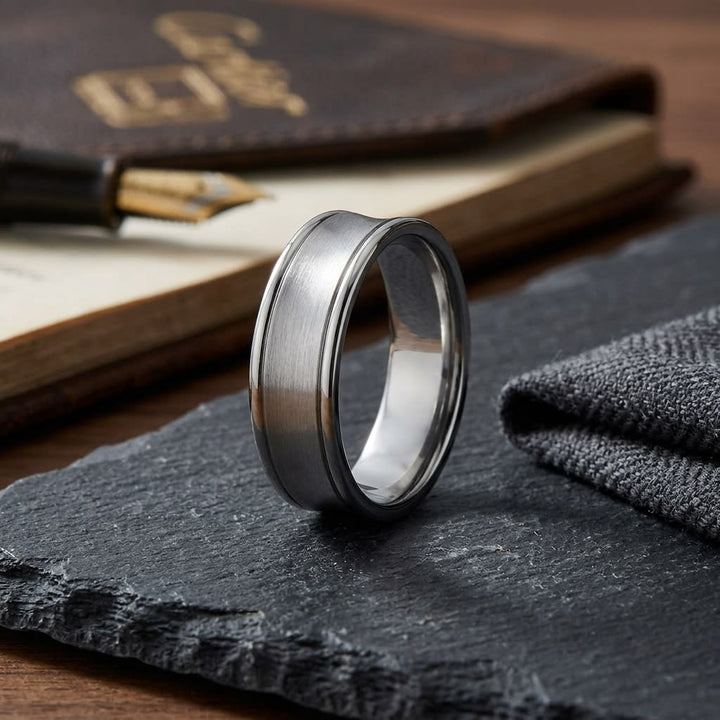 แหวนแต่งงาน ทรงกลม ตัวเรือนทองคำขาว 14K จาก RockHer
