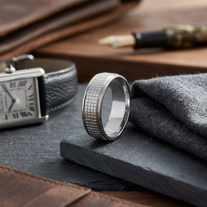 แหวนแต่งงาน ตัวเรือนทองคำขาว 14K จาก RockHer