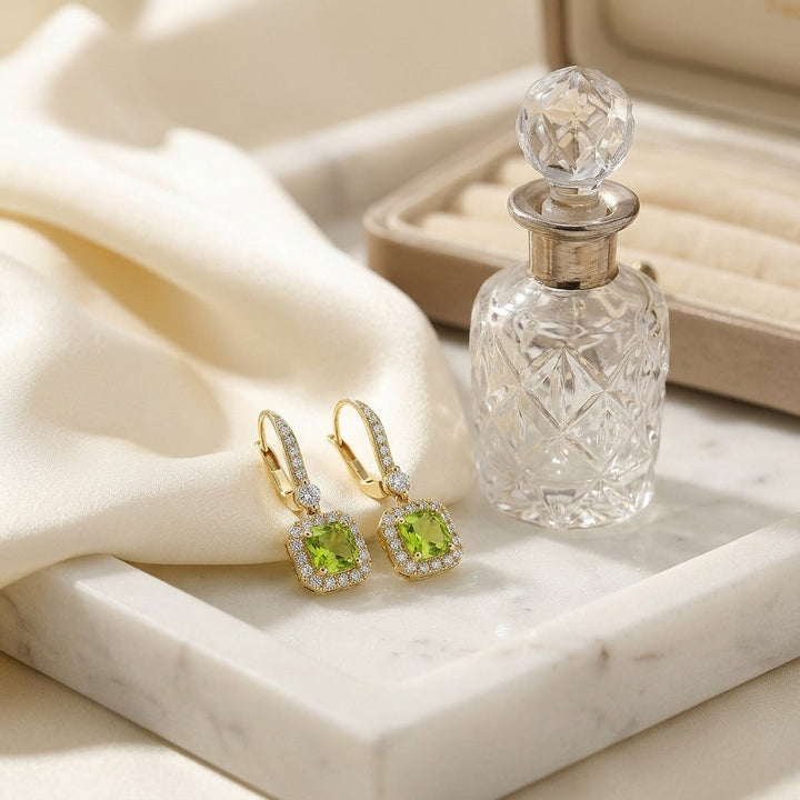 ต่างหูเพชร ทรงคุชชั่น ฝังปาเว่ ตัวเรือนทองคำเหลือง 14K จาก RockHer