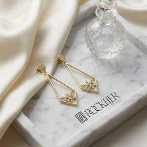 ต่างหูเพชร ฝังปาเว่ ตัวเรือนทองคำเหลือง 14K จาก RockHer