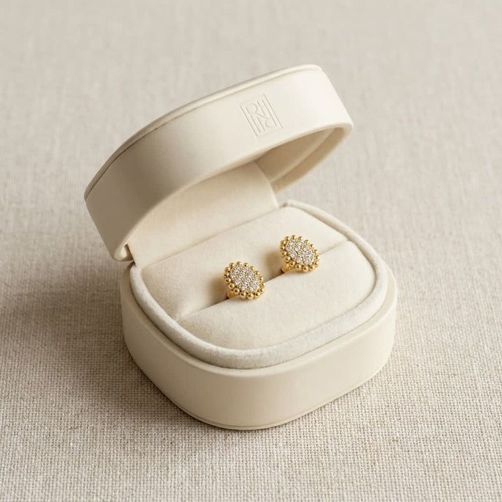 ต่างหูเพชร ทรงรี ตัวเรือนทองคำเหลือง 14K จาก RockHer