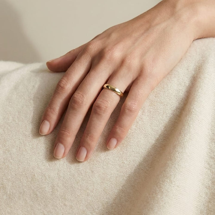 แหวนแต่งงาน ตัวเรือนทองคำเหลือง 14K จาก RockHer
