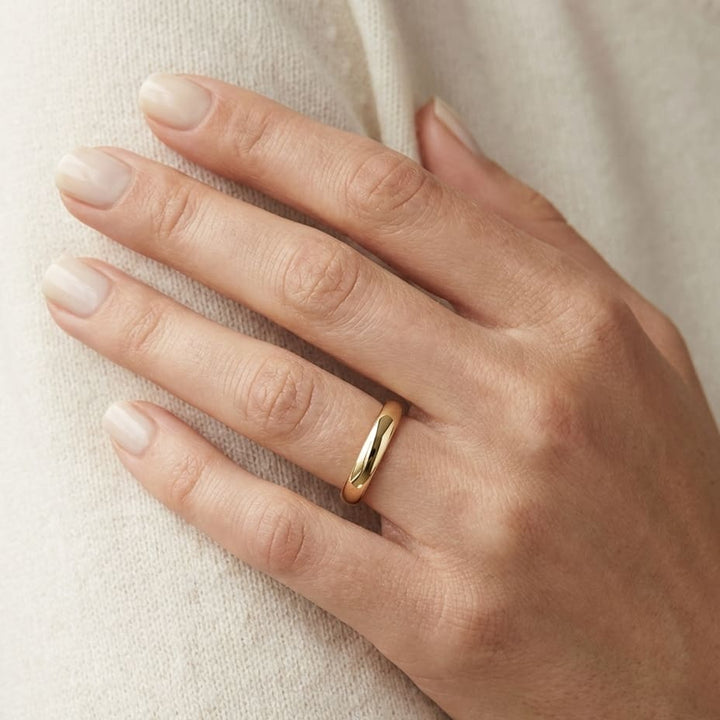 แหวนแต่งงาน ตัวเรือนทองคำเหลือง 14K จาก RockHer