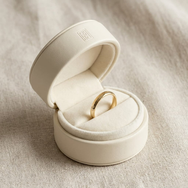 แหวนแต่งงาน ตัวเรือนทองคำเหลือง 14K จาก RockHer