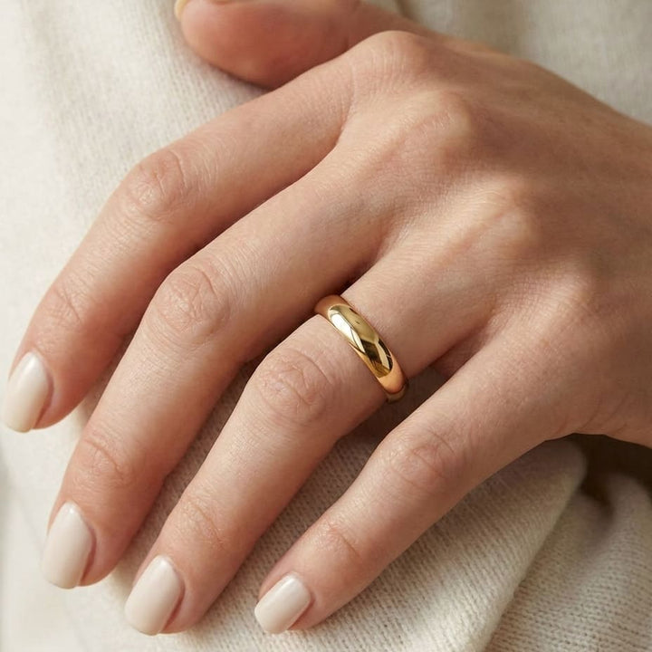 แหวนแต่งงาน ตัวเรือนทองคำเหลือง 14K จาก RockHer