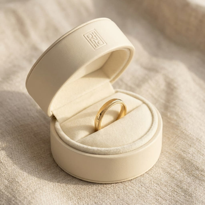 แหวนแต่งงาน ตัวเรือนทองคำเหลือง 14K จาก RockHer