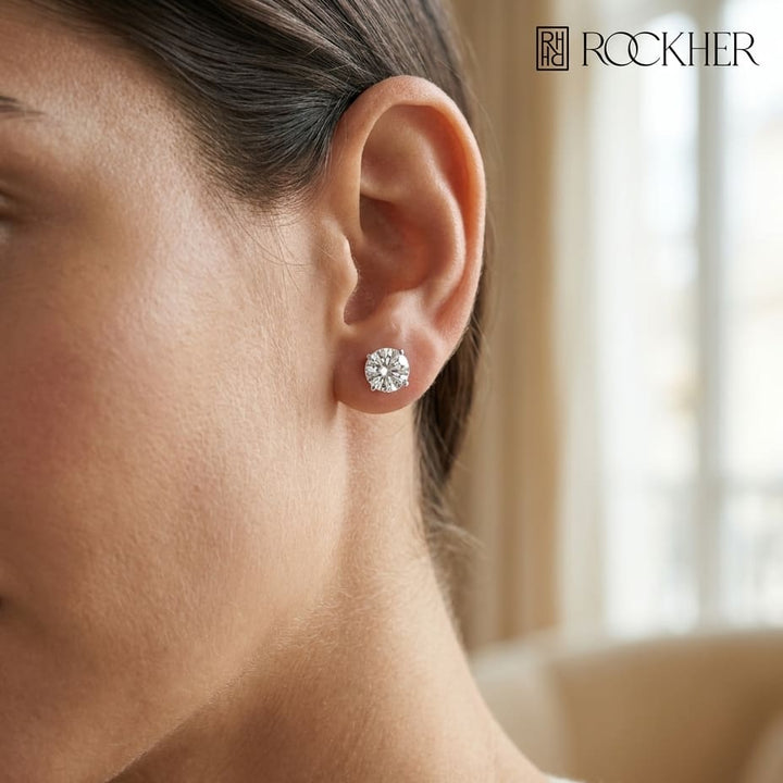 ต่างหูเพชร ทรงกลม ฝังหุ้มขอบ ตัวเรือนแพลทินัม 950 จาก RockHer