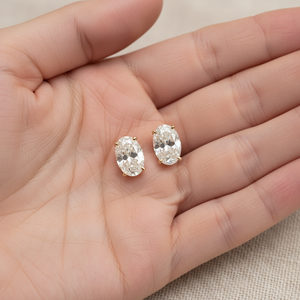ต่างหูเพชร ทรงรี ฝังหนาม ตัวเรือนทองคำขาว 14K จาก RockHer