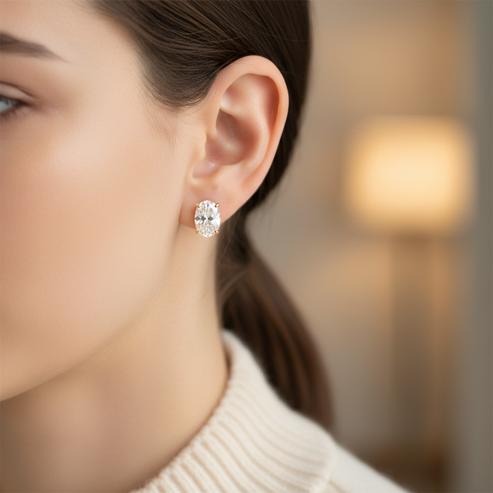 ต่างหูเพชร ทรงรี ฝังหนาม ตัวเรือนทองคำขาว 14K จาก RockHer