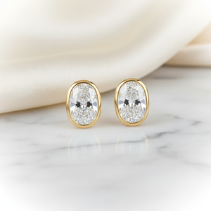 ต่างหูเพชร ทรงรี ฝังหุ้มขอบ ตัวเรือนทองคำขาว 14K จาก RockHer
