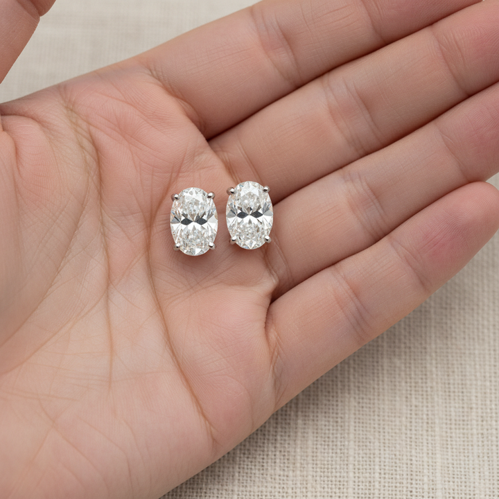 ต่างหูเพชร ทรงรี ฝังหนาม ตัวเรือนทองคำขาว 14K จาก RockHer