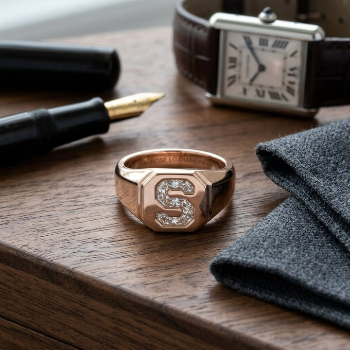 เครื่องประดับเพชร ทรงตัวอักษร ตัวเรือนแหวนตรา ตัวเรือนทองคำชมพู 14K จาก RockHer
