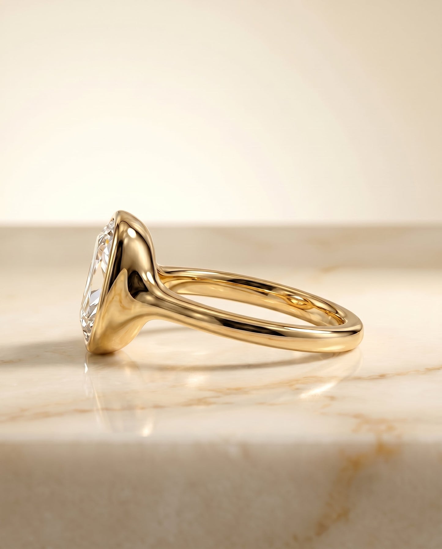 ตัวเรือนแหวนหมั้นประดับเพชร Agnes Bezel Solitaire สำหรับเพชรทรง Cushion ผลิตจากทองคำ 18K