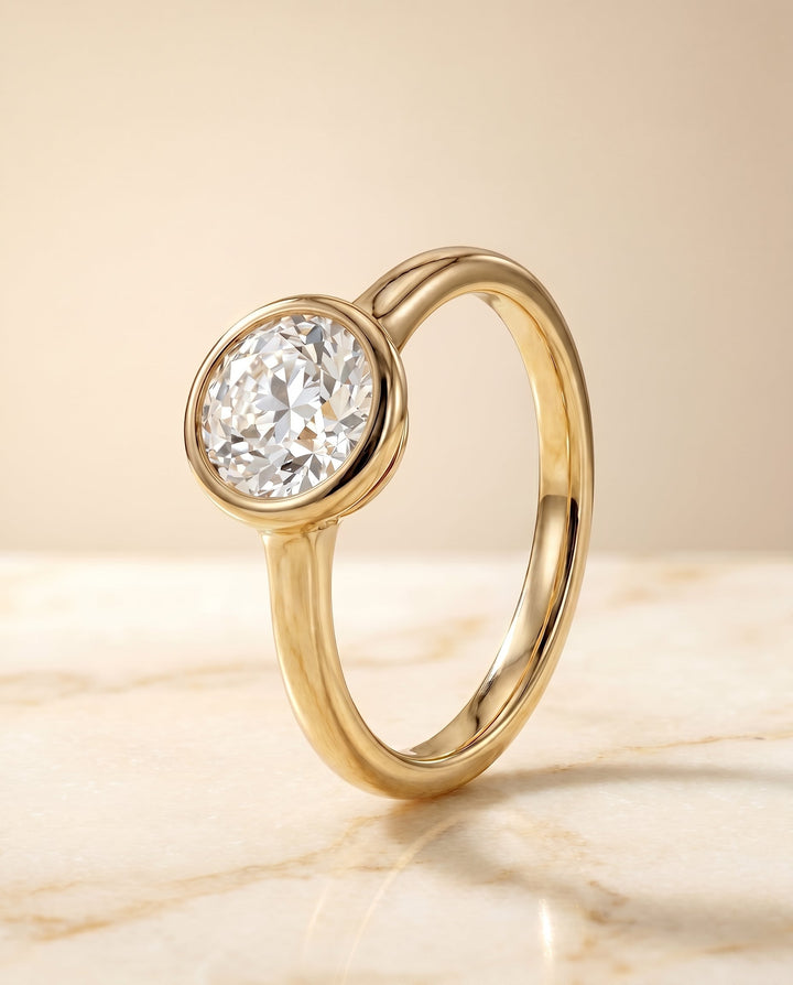ตัวเรือนแหวนหมั้น Agnes Bezel Solitaire สำหรับเพชร Eu ในทองคำ 18K Yellow Gold