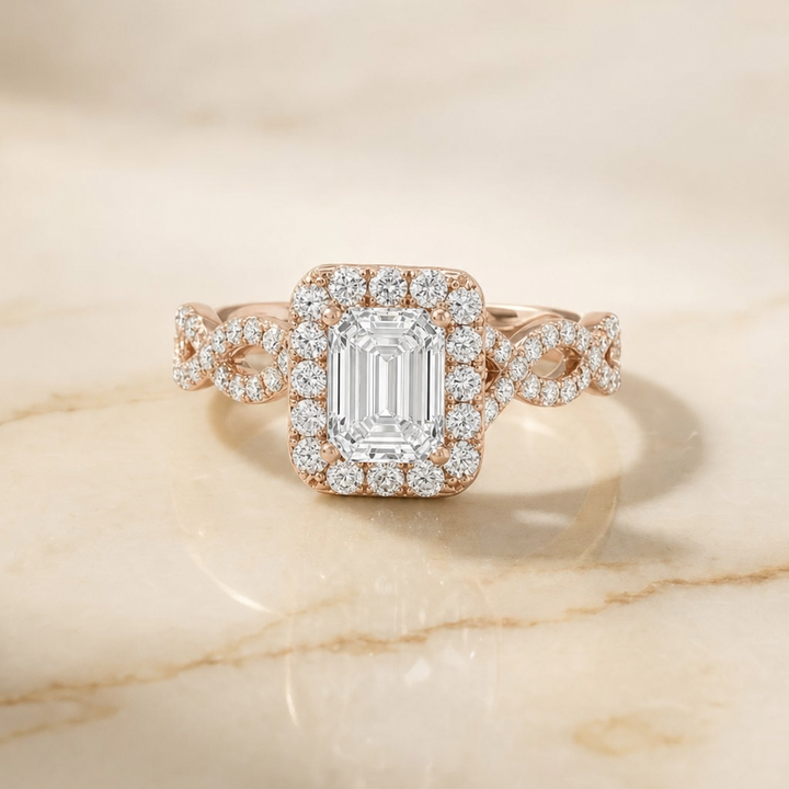 ตัวเรือนแหวนหมั้นเพชร Annie ทรงมรกต ฝังปาเว่ ทองคำชมพู 14K จาก RockHer