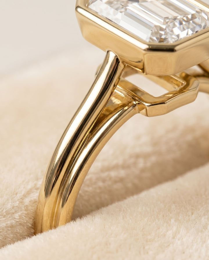 European Cut, Bezel Cathedral Solitaire Emerald, in 18K Yellow Gold – detail view | RockHer