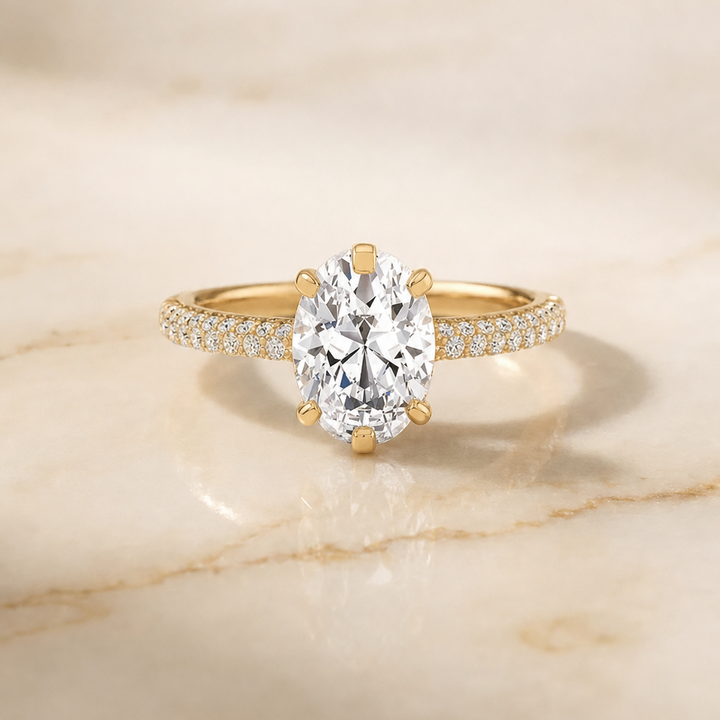ตัวเรือนแหวนหมั้นเพชร Daisy ทรงรี ทองคำเหลือง 18K จาก RockHer