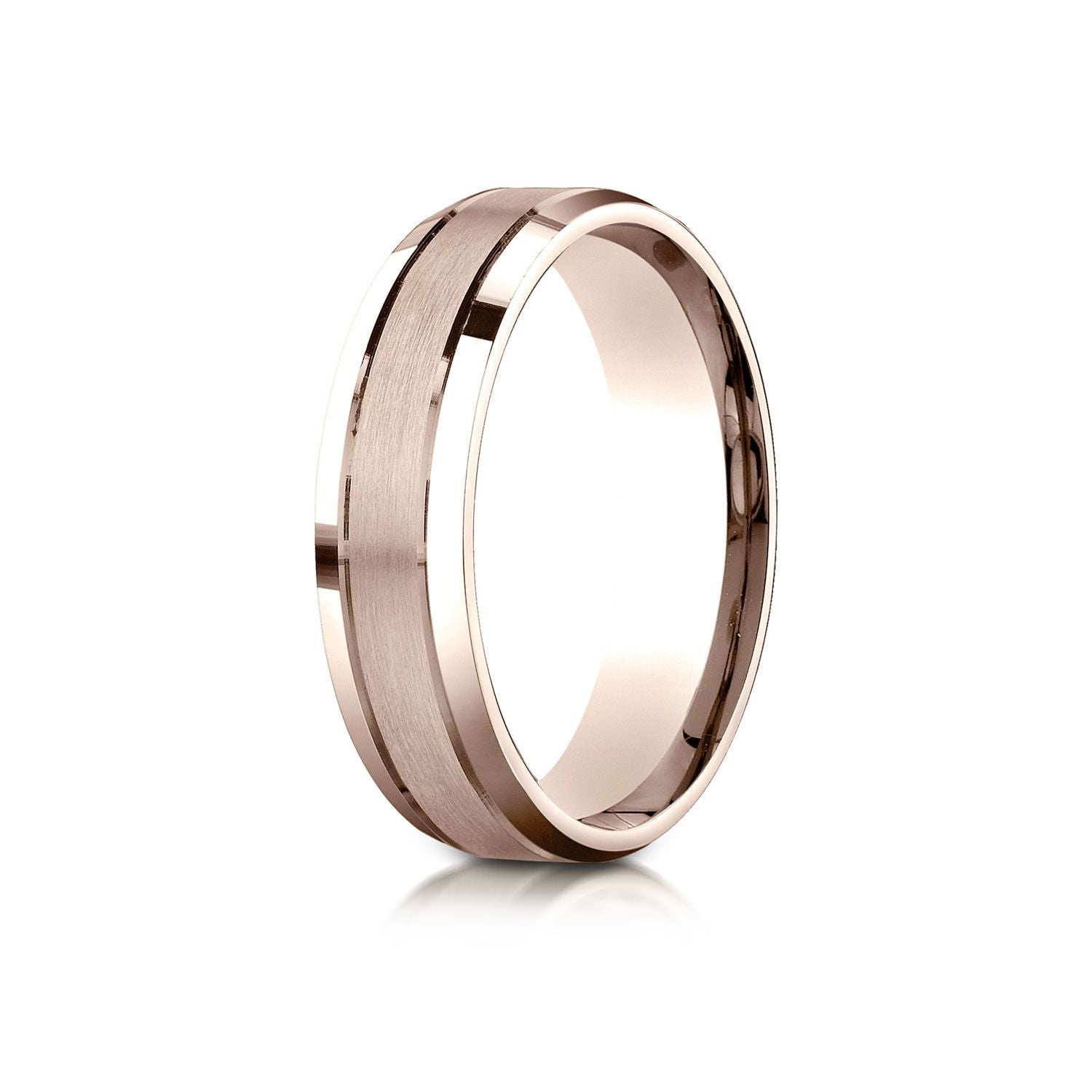 แหวนดีไซน์แกะสลักขอบเฉียงขัดเงาแบบซาตินขนาด 6 มม. ทำจากทองคำชมพู 14k แบบสวมใส่สบาย