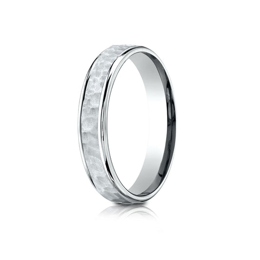 แหวนวงกลางดีไซน์ค้อนขอบขัดเงาสูง 4 มม. ใส่สบายทองคำขาว 14k