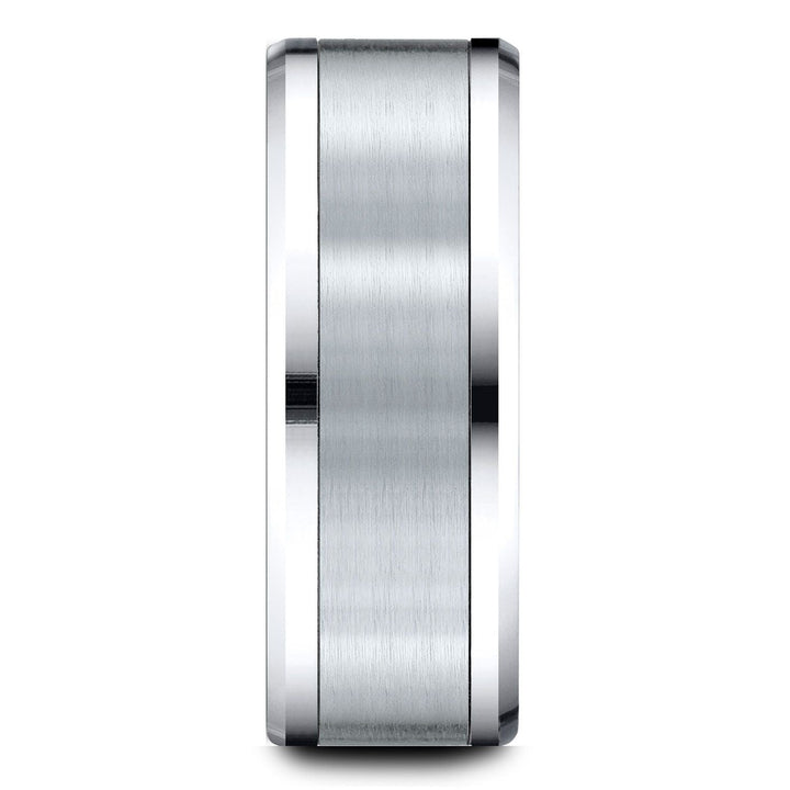 แหวนดีไซน์ผิวซาตินขอบเฉียงขนาด 8 มม. ทำจากทองคำขาว 14 กะรัต แบบสวมสบาย