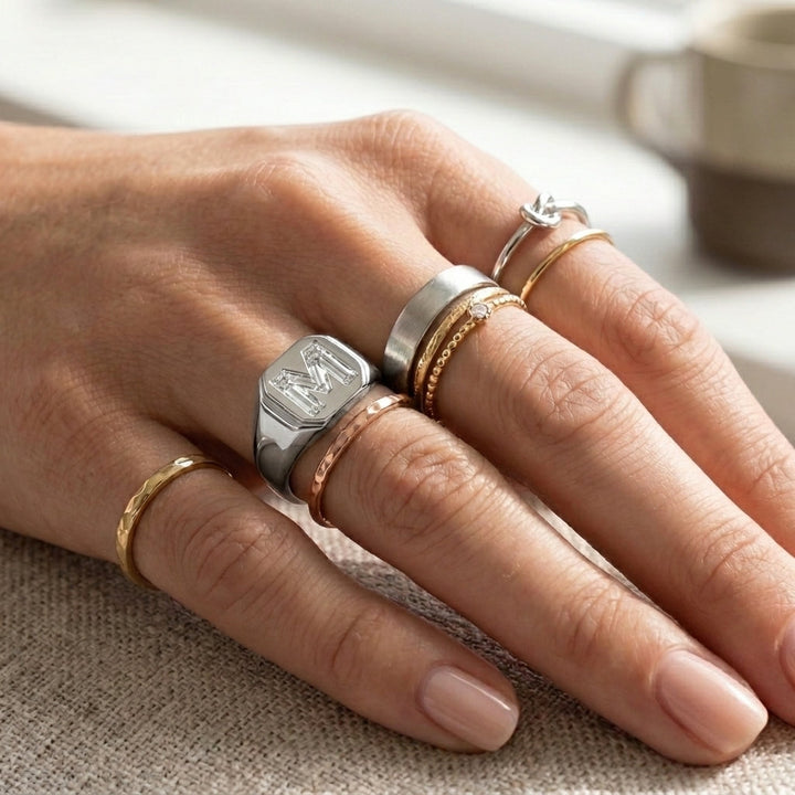 แหวนตราเพชรแล็บ ตัวเรือนทองคำขาว 14K จาก RockHer