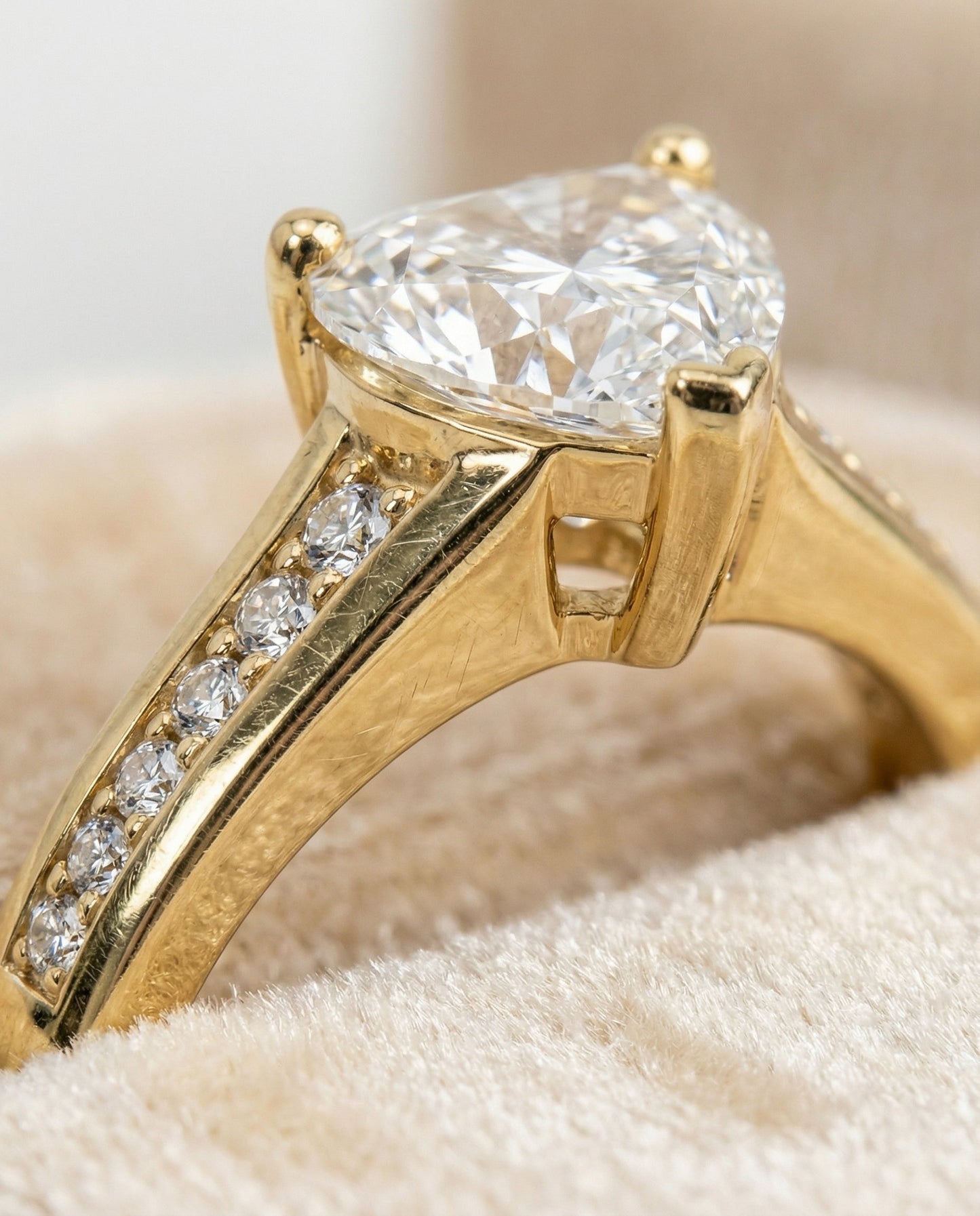 Contemporary Tapered Channel Heart Shape, in 18K Yellow Gold – detail view | RockHer