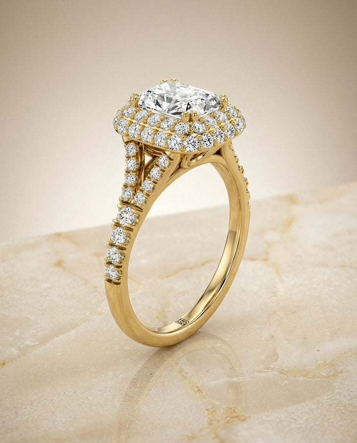 ตัวเรือนแหวนหมั้นเพชร Betty ทรงเรเดียนท์ ฝังหนาม ทองคำเหลือง 18K จาก RockHer