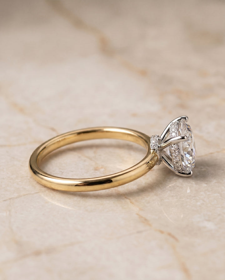 ตัวเรือนแหวนหมั้น Dolly Hidden Halo Solitaire สำหรับเพชรทรงกลม ตัวเรือนทอง 18K