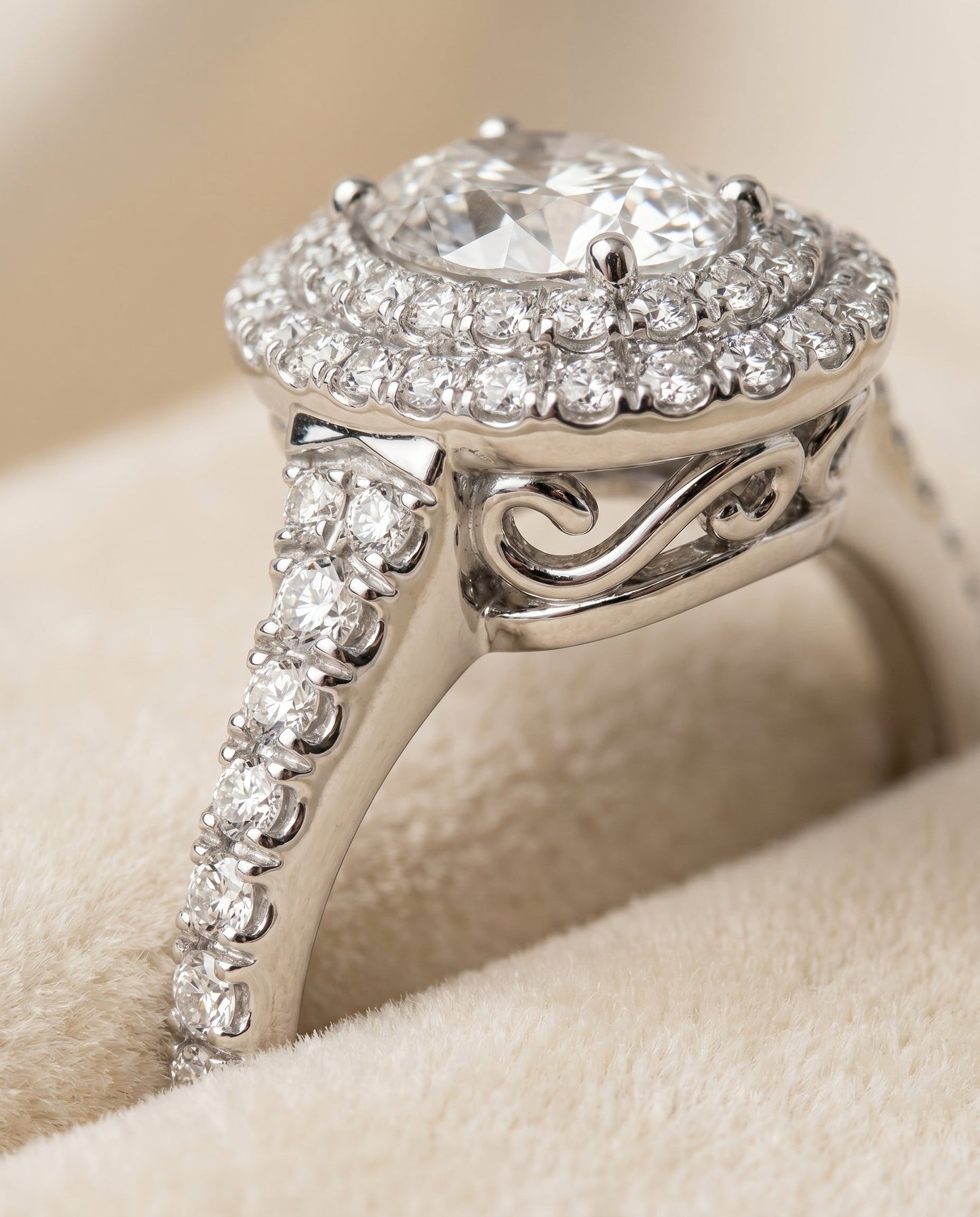 Double Scalloped Pavé Halo Oval, in Platinum, pave setting – detail view | RockHer