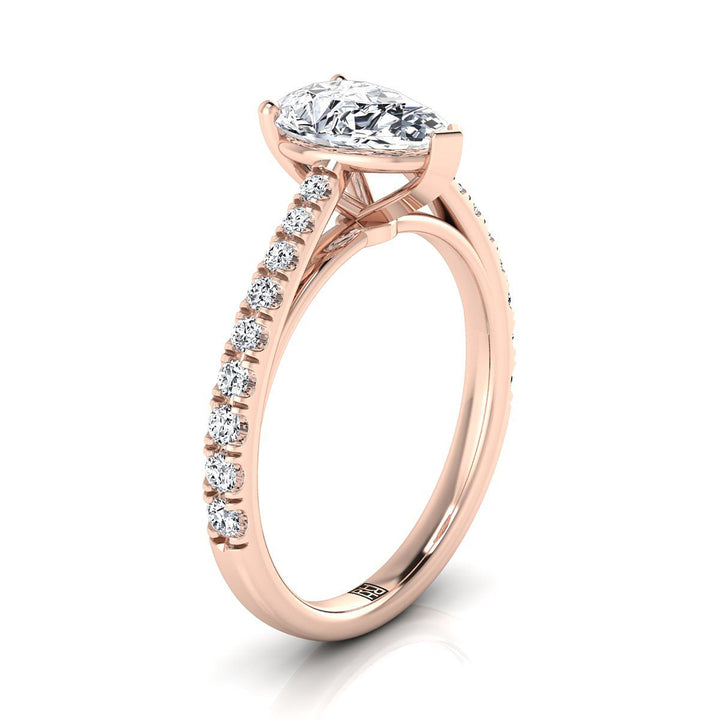 แหวนหมั้นเดี่ยวสไตล์วิหารฝรั่งเศสประดับเพชรทรงลูกแพร์ตรงกลางทองกุหลาบ 14K ประดับเพชรปาเว่รวม 1/4 กะรัต