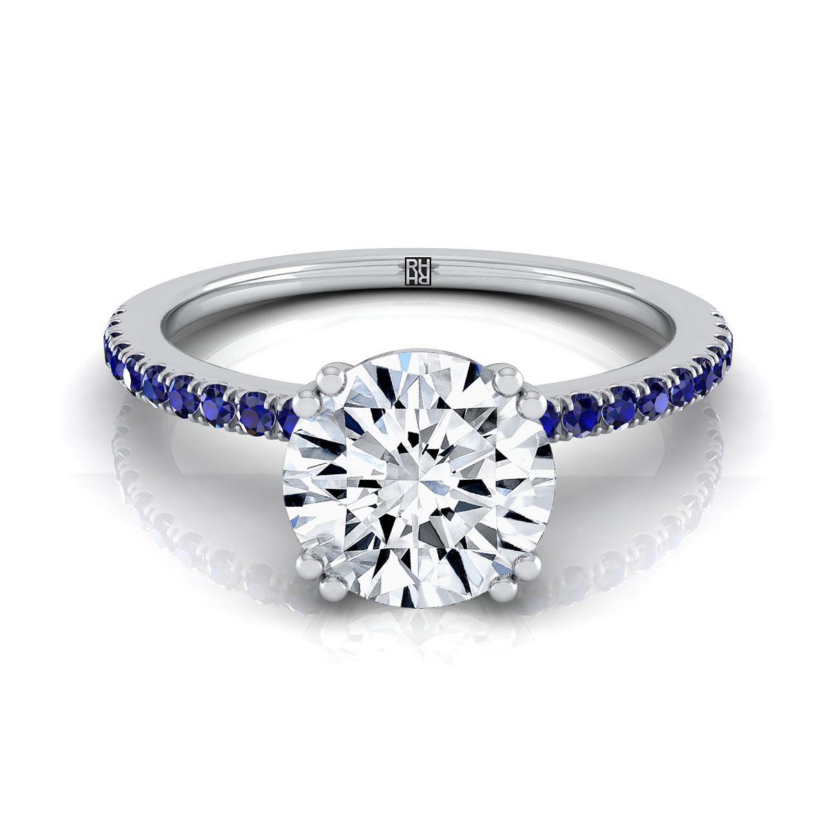 แหวนหมั้นเพชรทรงกลมเจียระไนแบบฝรั่งเศสเรียบประดับเพชรแบบพาฟคู่ด้วยกรงหนีบสองกรงแบบแพลทินัม