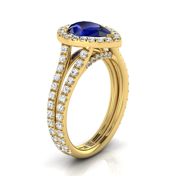 แหวนหมั้นทองคำเหลือง 14K รูปทรงลูกแพร์ ประดับแซฟไฟร์ตรงกลาง พร้อมฮาโลสองแถวเพชรปาเว่ และช่างแยก