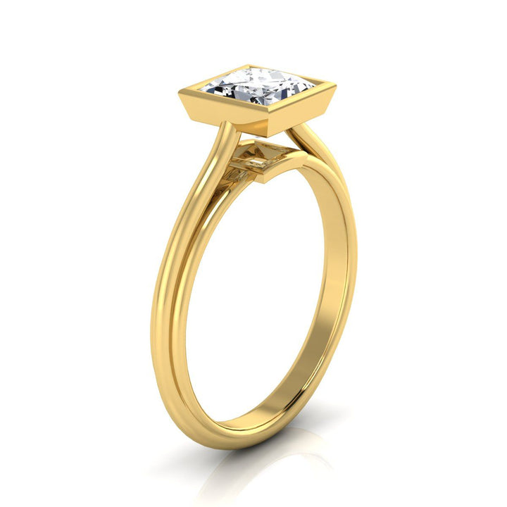 แหวนหมั้นเดี่ยวแบบโบสถ์ ประดับเพชรทรงเจ้าหญิงแบบขอบบาเซิล ทองคำเหลือง 14K