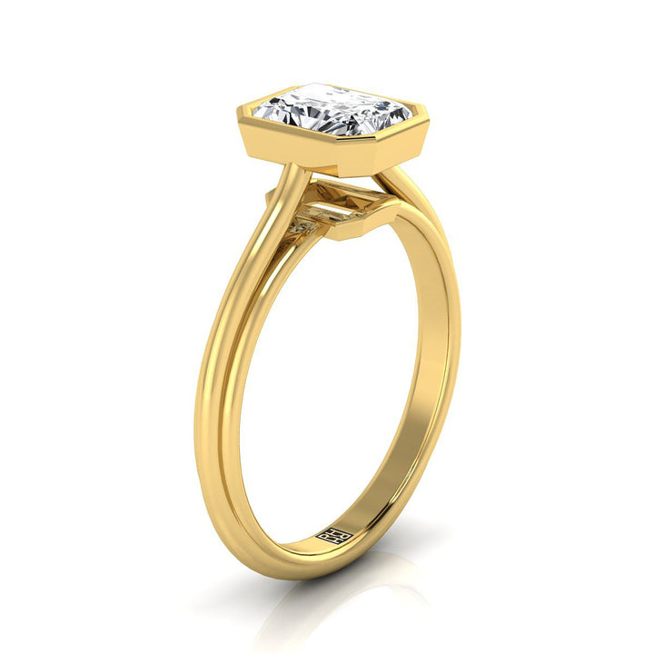 Bezel Cathedral Solitaire Radiant, in 18K Yellow Gold – side profile | RockHer