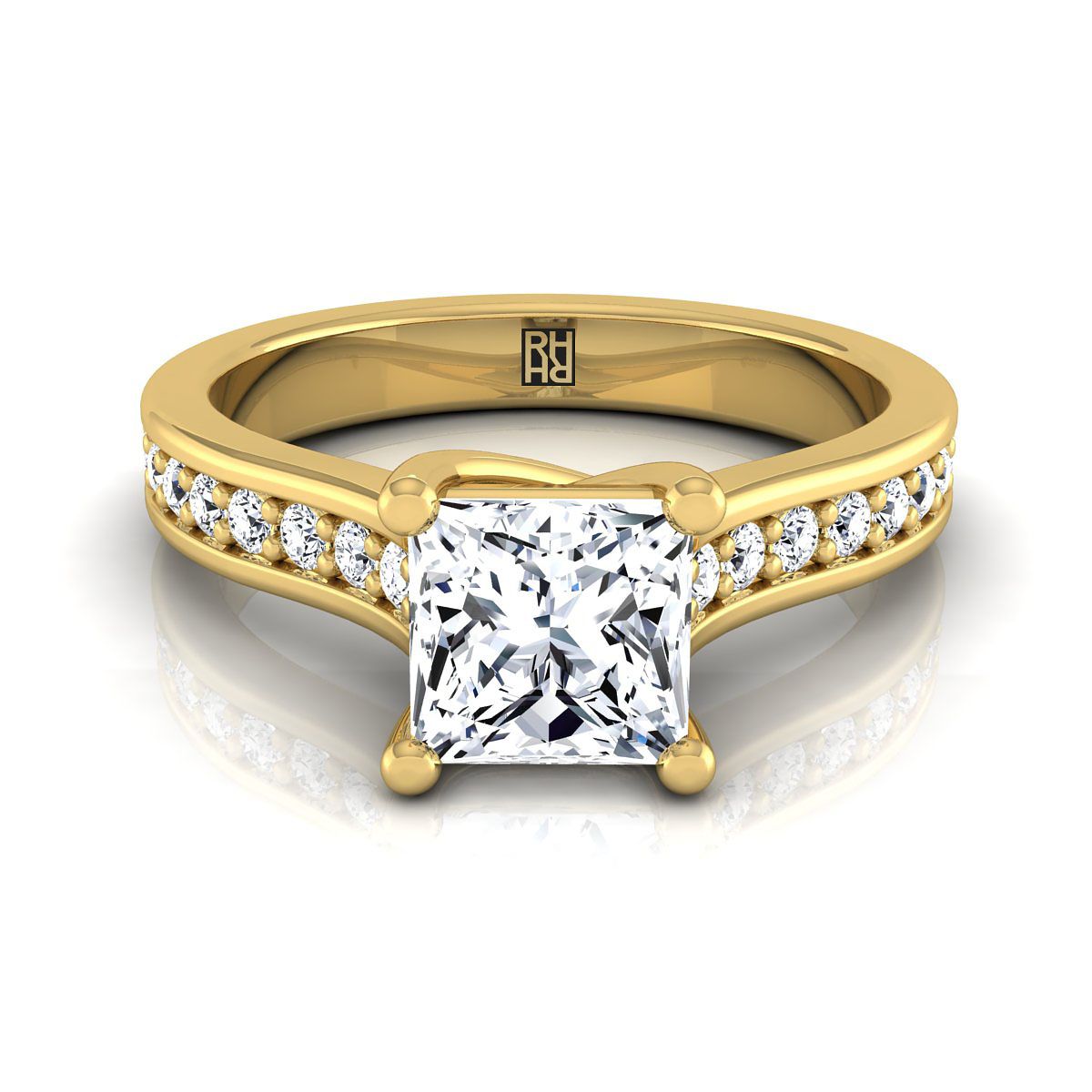 ตัวเรือนแหวนหมั้นเพชร Celesta ทรงปริ๊นเซส ฝังปาเว่ ทองคำเหลือง 18K จาก RockHer