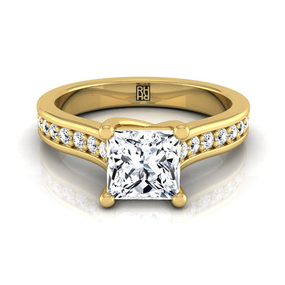 ตัวเรือนแหวนหมั้นเพชร Celesta ทรงปริ๊นเซส ฝังปาเว่ ทองคำเหลือง 18K จาก RockHer