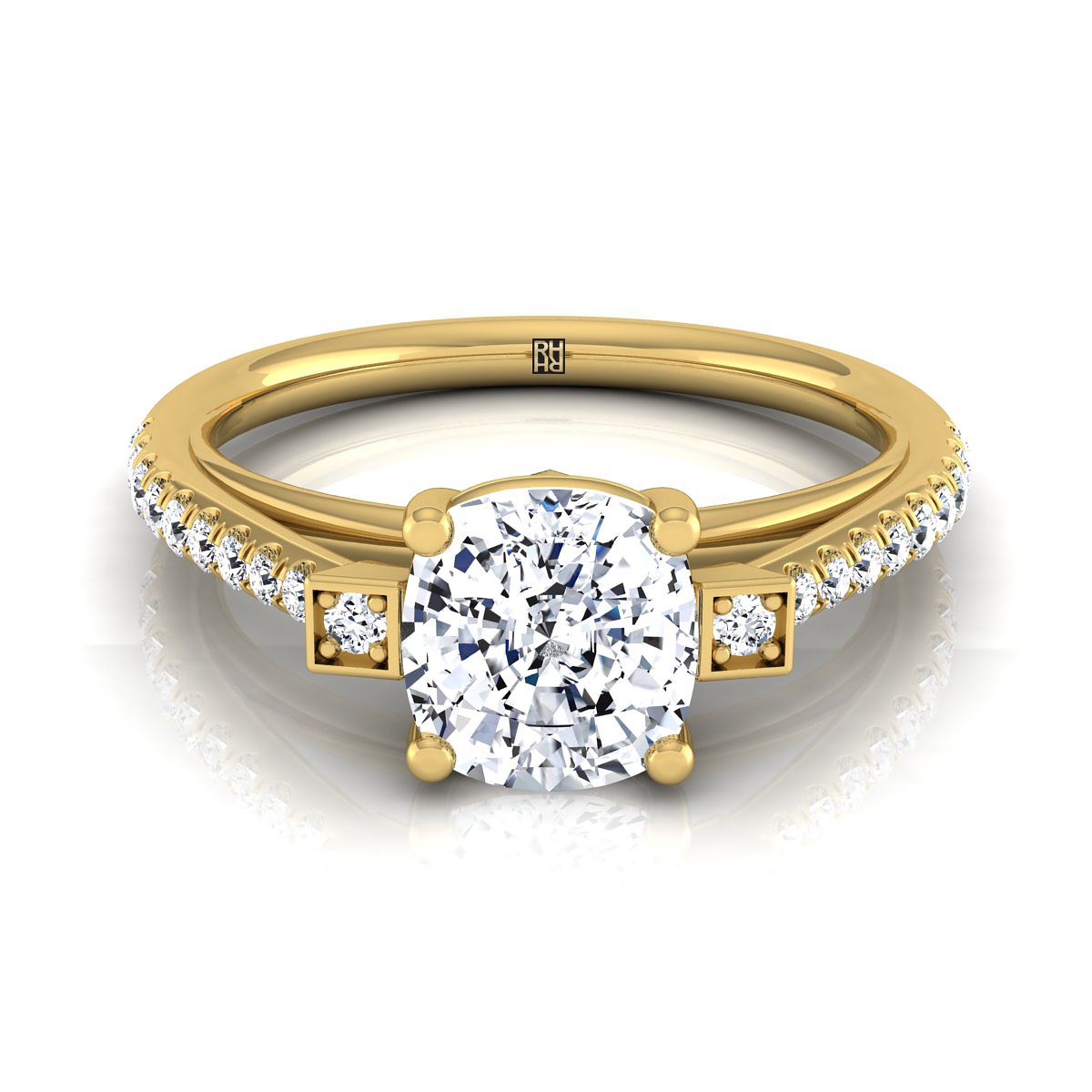 แหวนหมั้นประดับเพชรสามเม็ดแบบปาเว่รูปหมอนทองคำเหลือง 18K น้ำหนักรวม 1/3 กะรัต