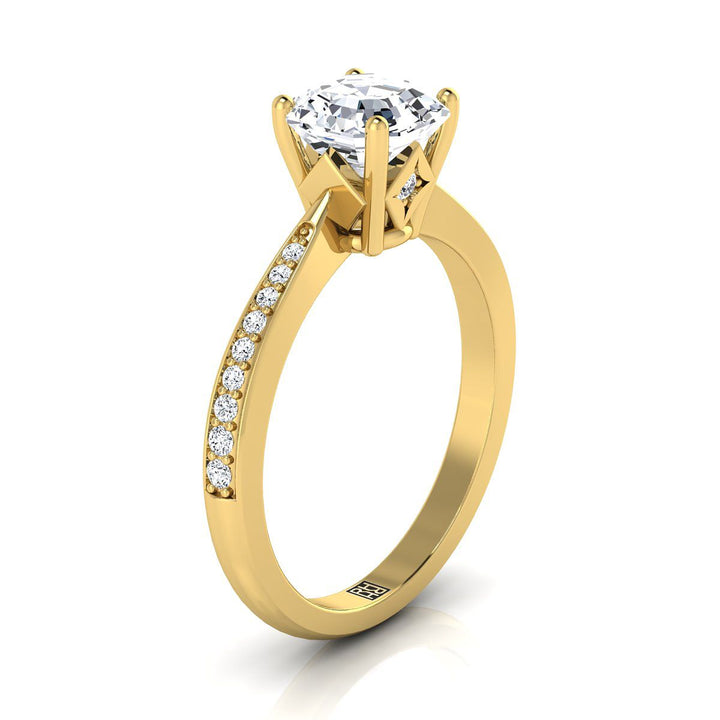 แหวนหมั้นเพชรทรงแอสเชอร์เจียวน้ำหนักรวม 1/8 กะรัต ประดับเพชรแบบเทเปอร์และปาเว่ ทำจากทองคำเหลือง 18K