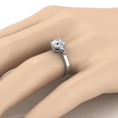 ตัวเรือนแหวนหมั้นเพชร June ทรงหัวใจ ฝังแชนเนล ทองคำขาว 18K จาก RockHer