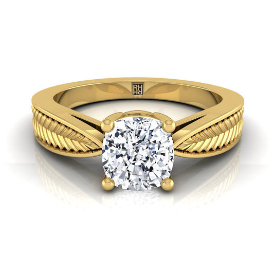 แหวนหมั้นเดี่ยวแบบบีบลายใบไม้สไตล์วินเทจทองคำเหลือง 18K รูปหมอน