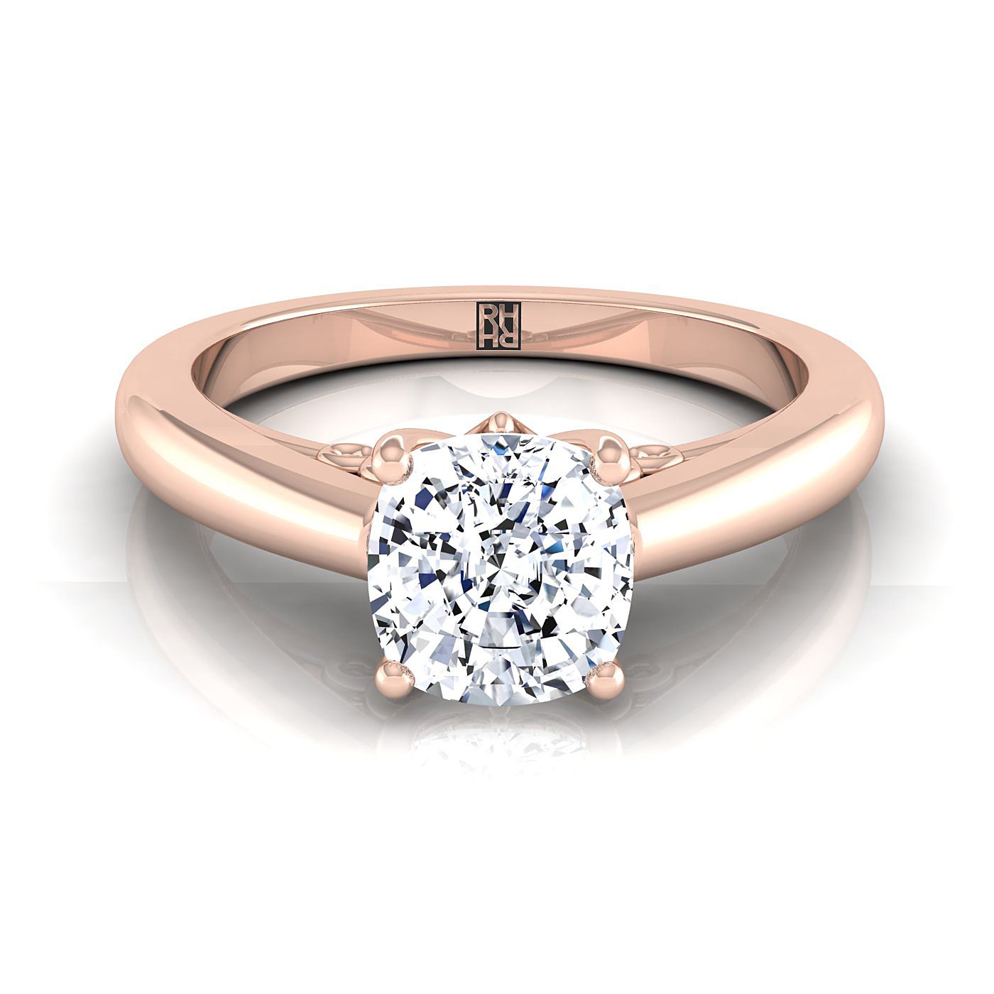 แหวนหมั้นเดี่ยวแบบสบายที่มีการออกแบบกรอบแบบคูชั่นในทองคำชมพู 14K