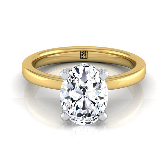 แหวนหมั้นเดี่ยวมงกุฎตะกร้าซ่อนเพชรทรงรีทองคำเหลือง 14K น้ำหนักเพชรรวม 1/10 กะรัต