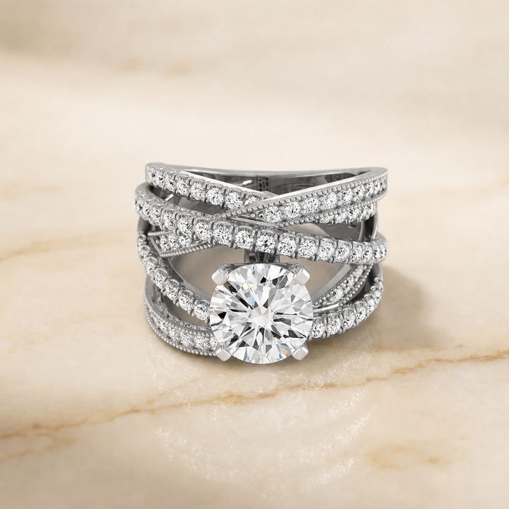 ตัวเรือนแหวนหมั้นเพชร Violetta ทรงกลม ทองคำขาว 18K จาก RockHer